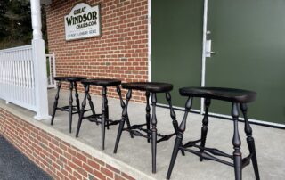 Set of 4 Windsor Style Historical Saddle Seat Kitchen Stools in Antique Black over Red Crackle Painted Finish