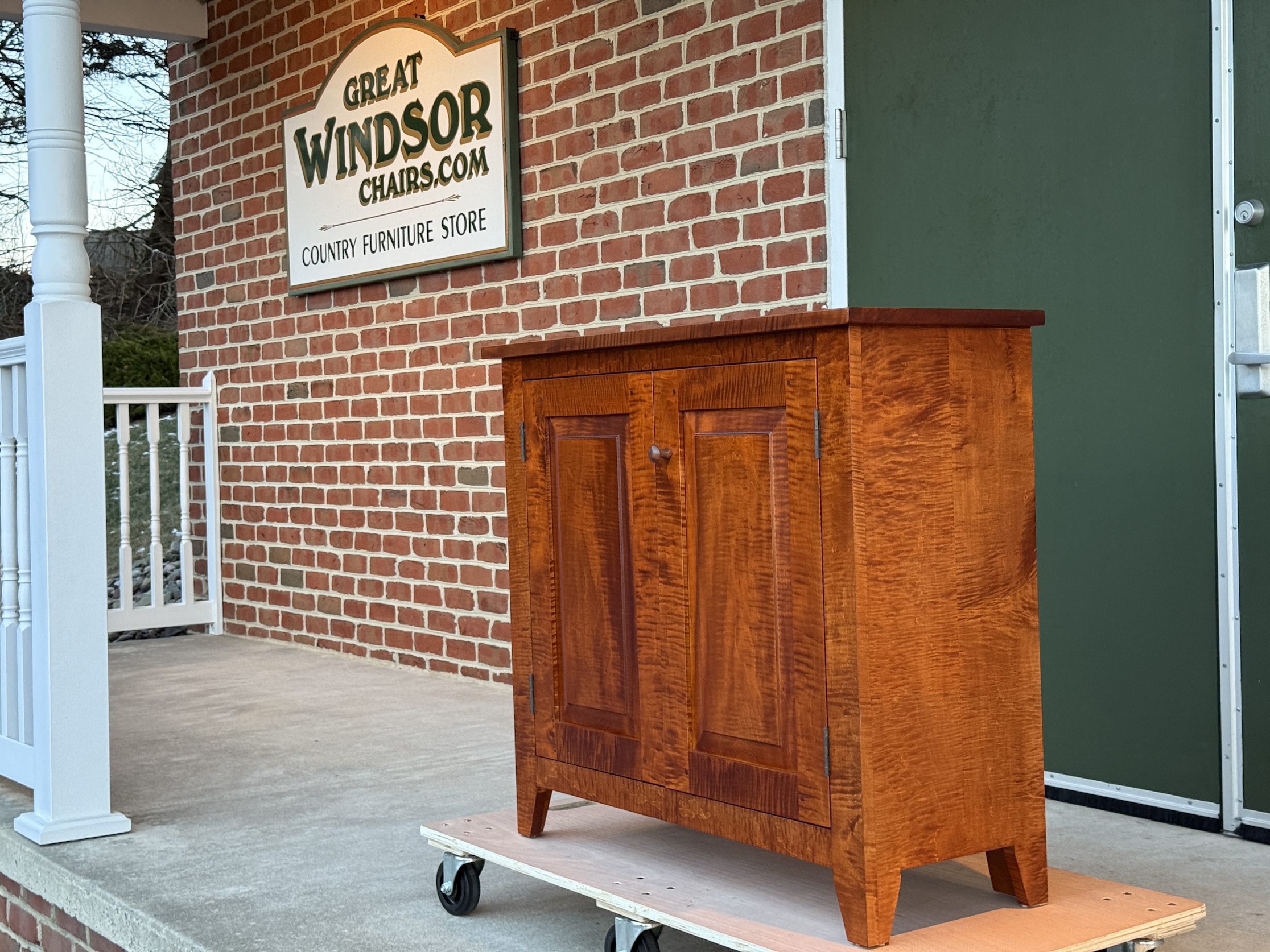 Shaker Cabinet with Raised Panels-image