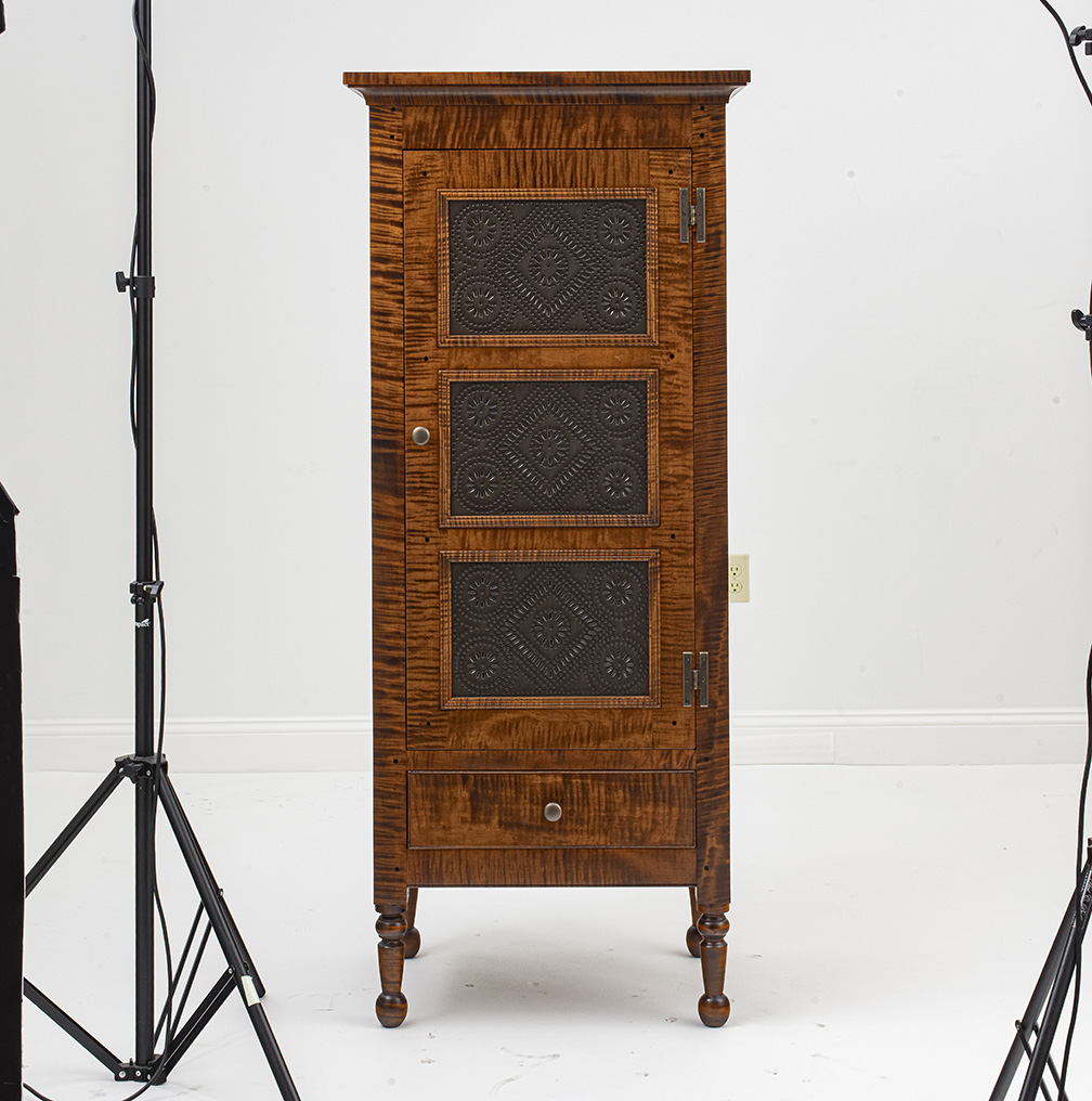 Tiger Maple Pie Safe B-image