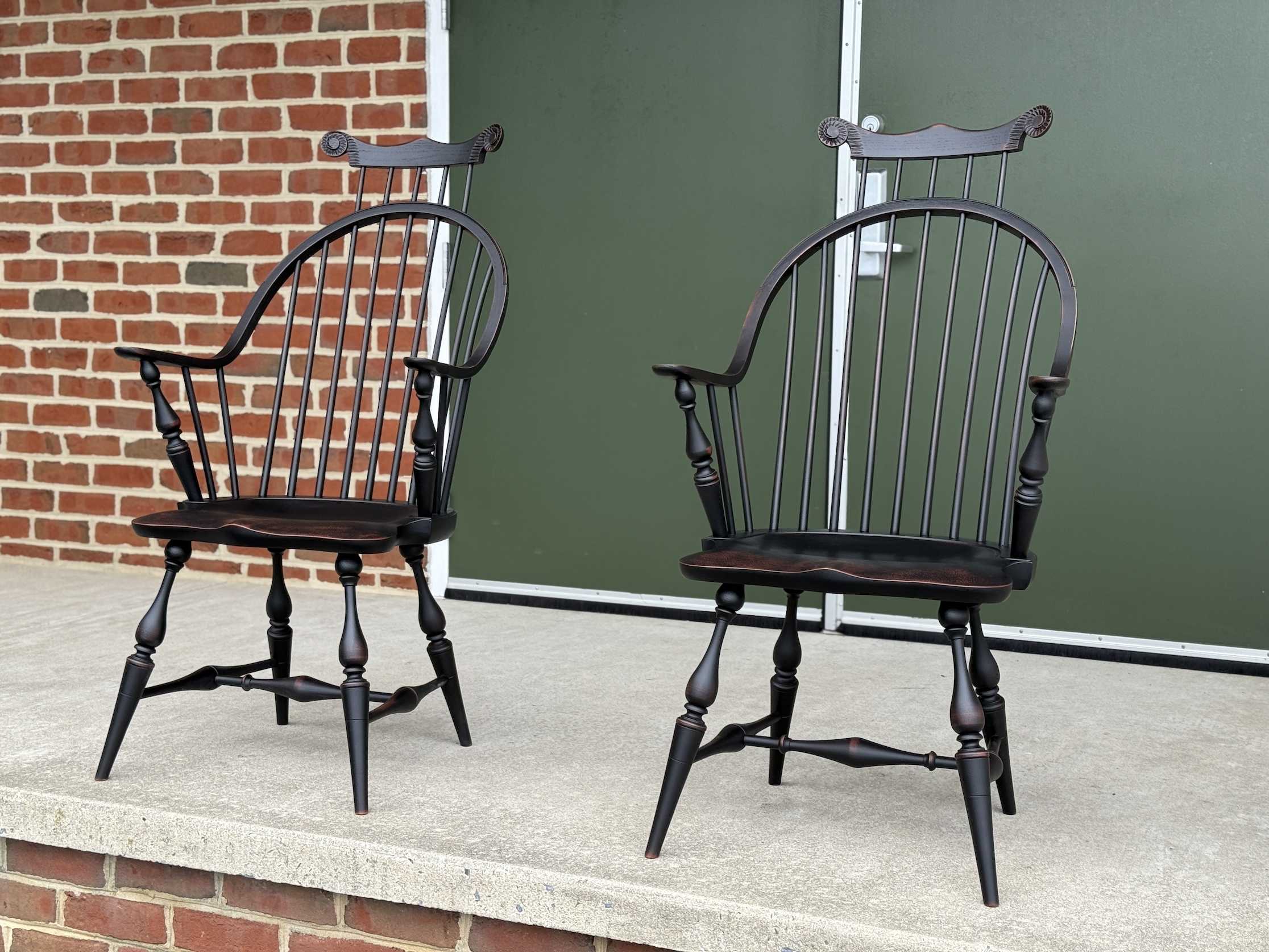 2 Historical Continuous Arm Windsor Chairs with Comb-image