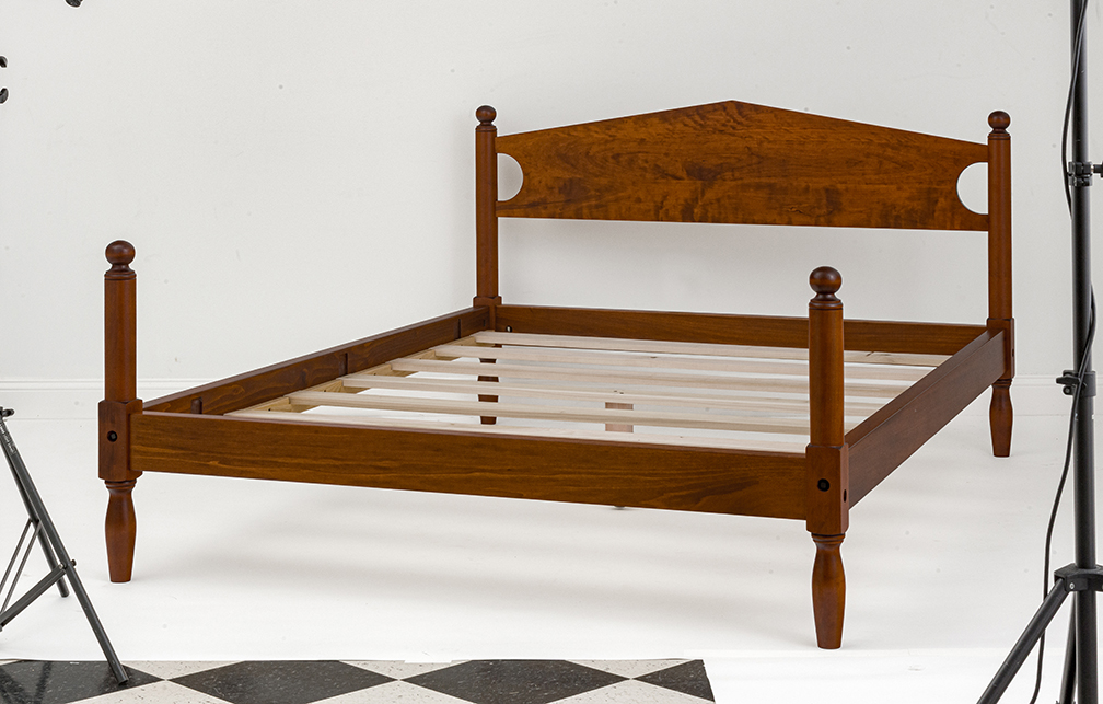 Queen Size Portland Poster Bed-image