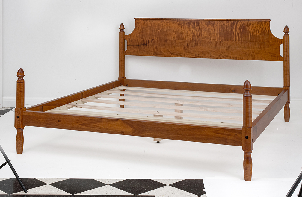 King Size Historical Tiger Maple Country Acorn Bed-image